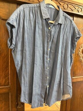 J. McLaughlin Relaxed Short-Sleeve Button-Down Shirt in Denim Blue
